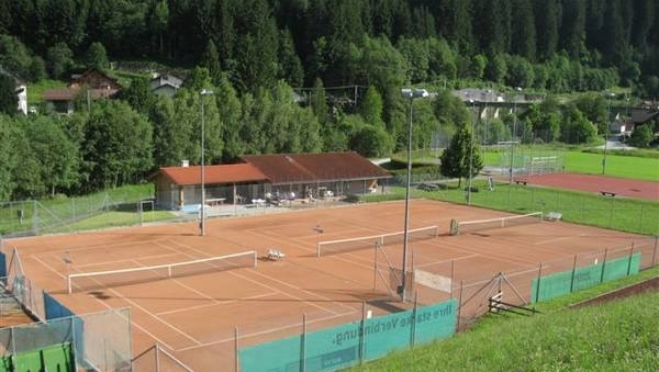 Club da tennis / Tennisclub Danis-Tavanasa